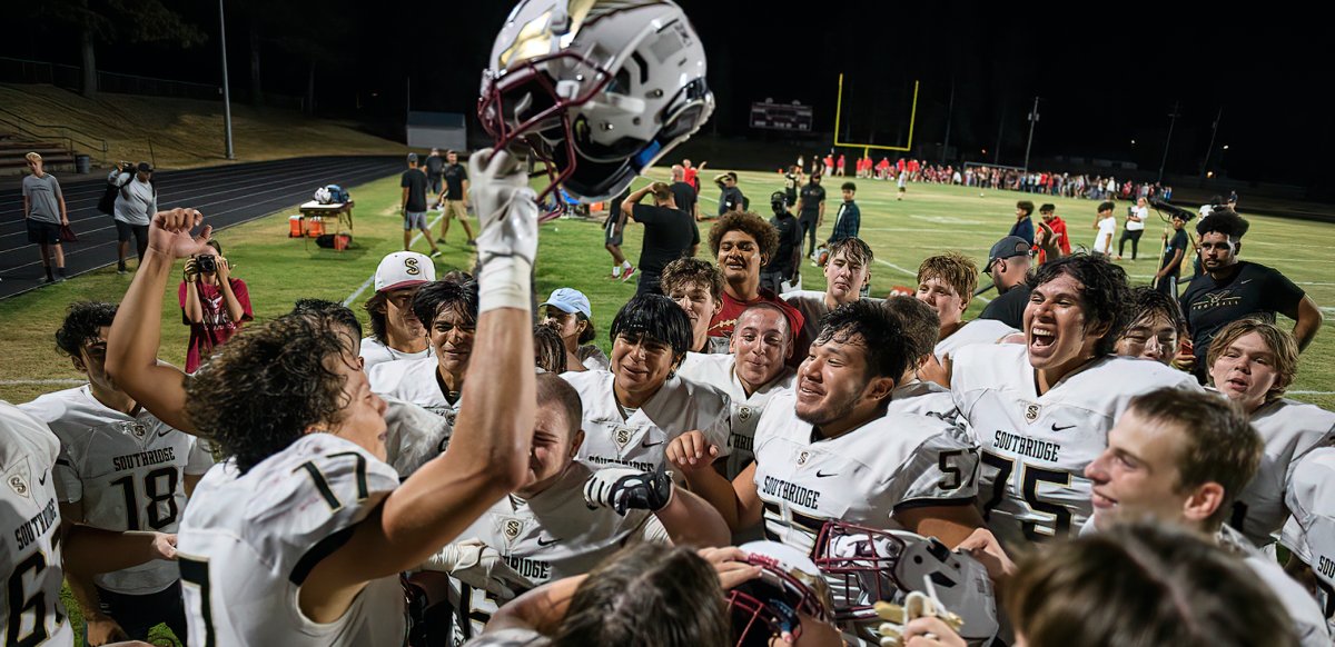 ‘Respect, integrity, pride and family.’ Energized by move to 5A, Southridge looks to keep momentum rolling  #opreps news.scorebooklive.com/oregon/2022/09…