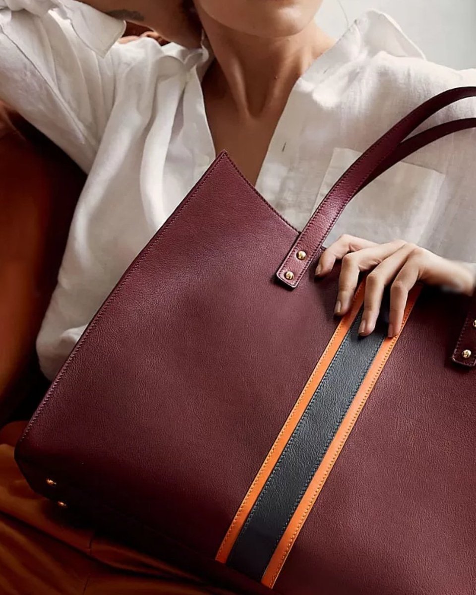 CIFDtweets's tweet photo. New Season from #peelobags #irishfashion #handbag #practicalstyle #luxury #leather #tote #bag #peelo #Irishdesign #CIFD https://t.co/mQhaG7jDOY