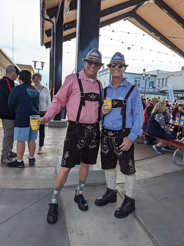 Pure_Ludington's tweet photo. @PureMichigan A5. Visit Downtown Ludington for its annual Octoberfest celebration, 9/23-24, complete with live music, craft beer, and lawn games. Festivities begin on 9/23 with a block party for the whole family! Saturday’s events start at 1 pm with polka music, German food and more! https://t.co/AEjV3o8mhw