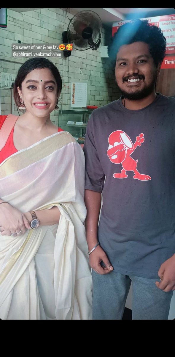 FanAbhirami's tweet photo. Lucky fan met my #Abhirami Kannamma 🥺🧿🌸
One day  I will definitely ❤

#Abhiramivenkatachalam #abirami #3Movie https://t.co/CyxC35mYI2