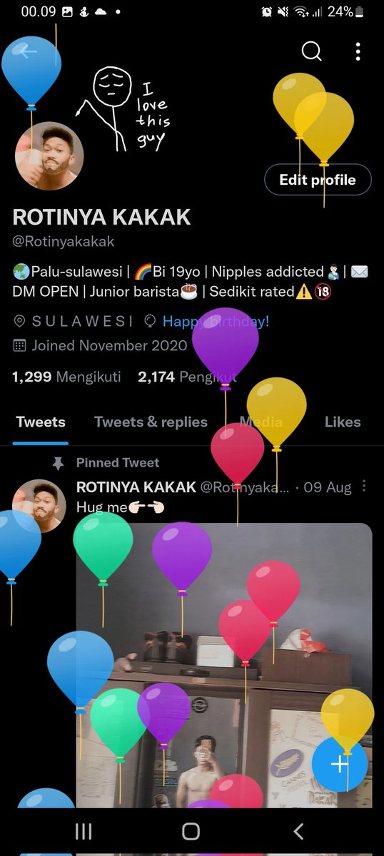 Rotinyakakak's tweet photo. Lagi jualan balon, dibeli yah kak https://t.co/hkh8aain8N