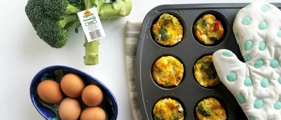 FoxyProduce's tweet image. September is #BetterBreakfastMonth and we’re sharing some of our favorite breakfast recipes featuring Foxy Vegetables.   The first recipe we’re sharing is our Egg Muffins with Broccoli 🥦and Cheese🧀 recipe. 
Use this link 👉 foxy.com/recipes/egg-mu… for recipe details.