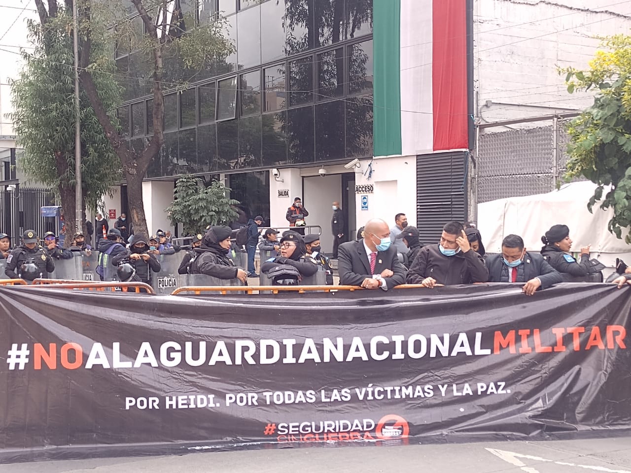 “No a la Guardia Nacional militar”