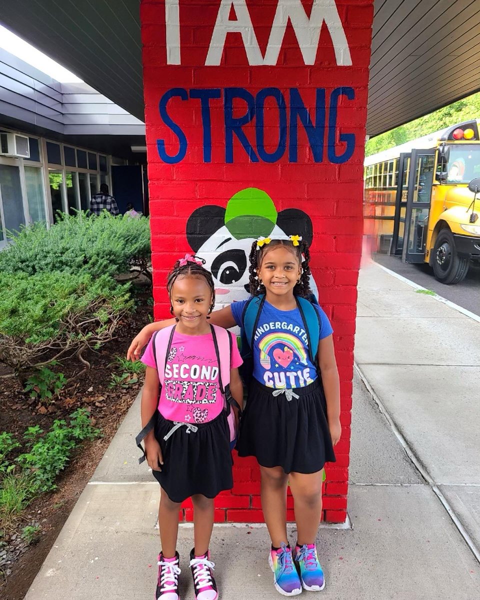 PaigeElementary's tweet photo. Day ✌🏾, here we go! #PaigePandas 🐼 #schenectadyrising https://t.co/Uh1aFPkouf