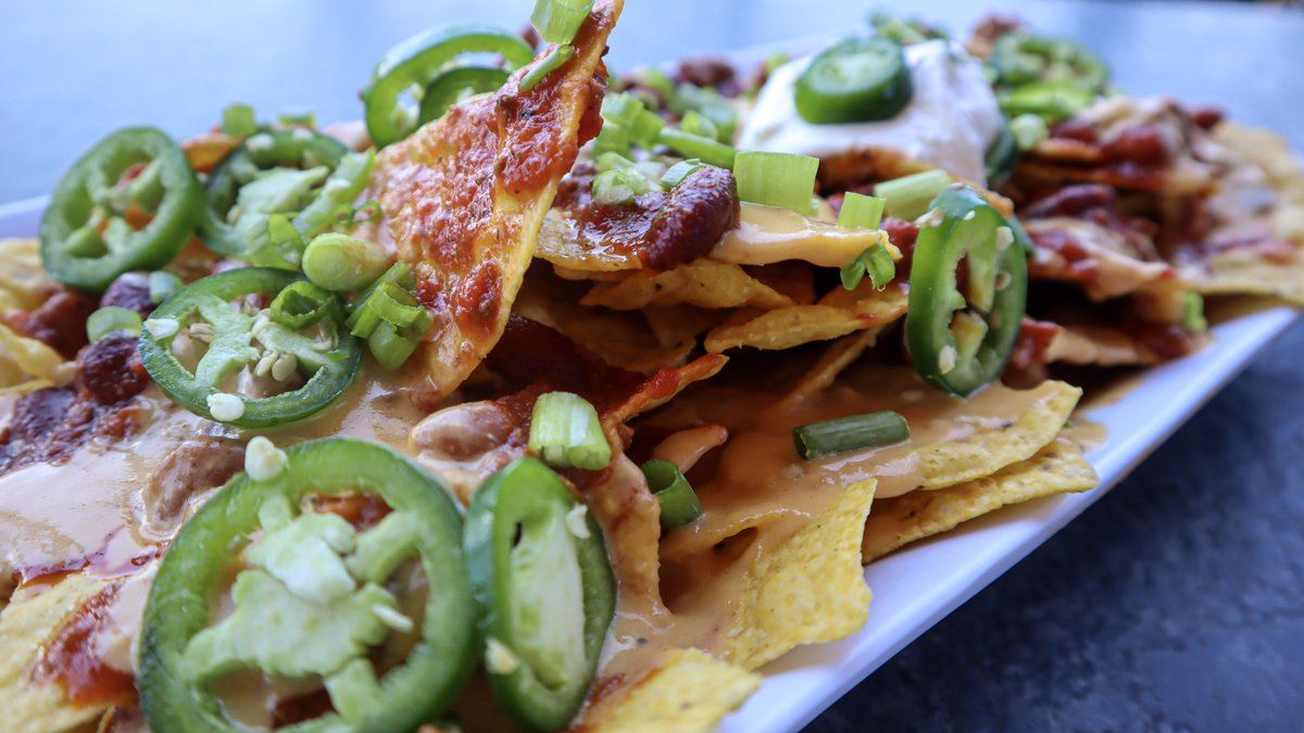 Chili &amp; Beer Cheese Nachos 🌶🍺🧀

#chilinachos #nachos #beercheese #beercheesenachos #foodie #foodiegram #foodstagram #foodgram #Localbrewery #VAbrewery #NorthernVirginia #ManassasVA