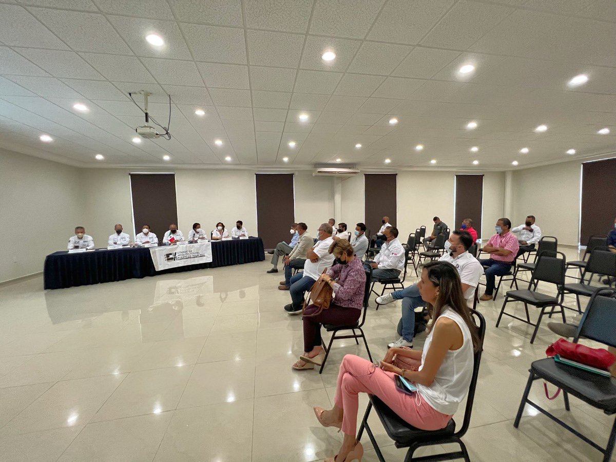 capver_ac's tweet photo. Se llevo a cabo con éxito Asamblea Ordinaria de nuestro Colegio, en donde se rindieron los informes de parte del Consejo Directivo siguiendo la Orden del Día.
#CAPVER #Arquitectos #Asamblea #2022 https://t.co/kKejsUxlL4