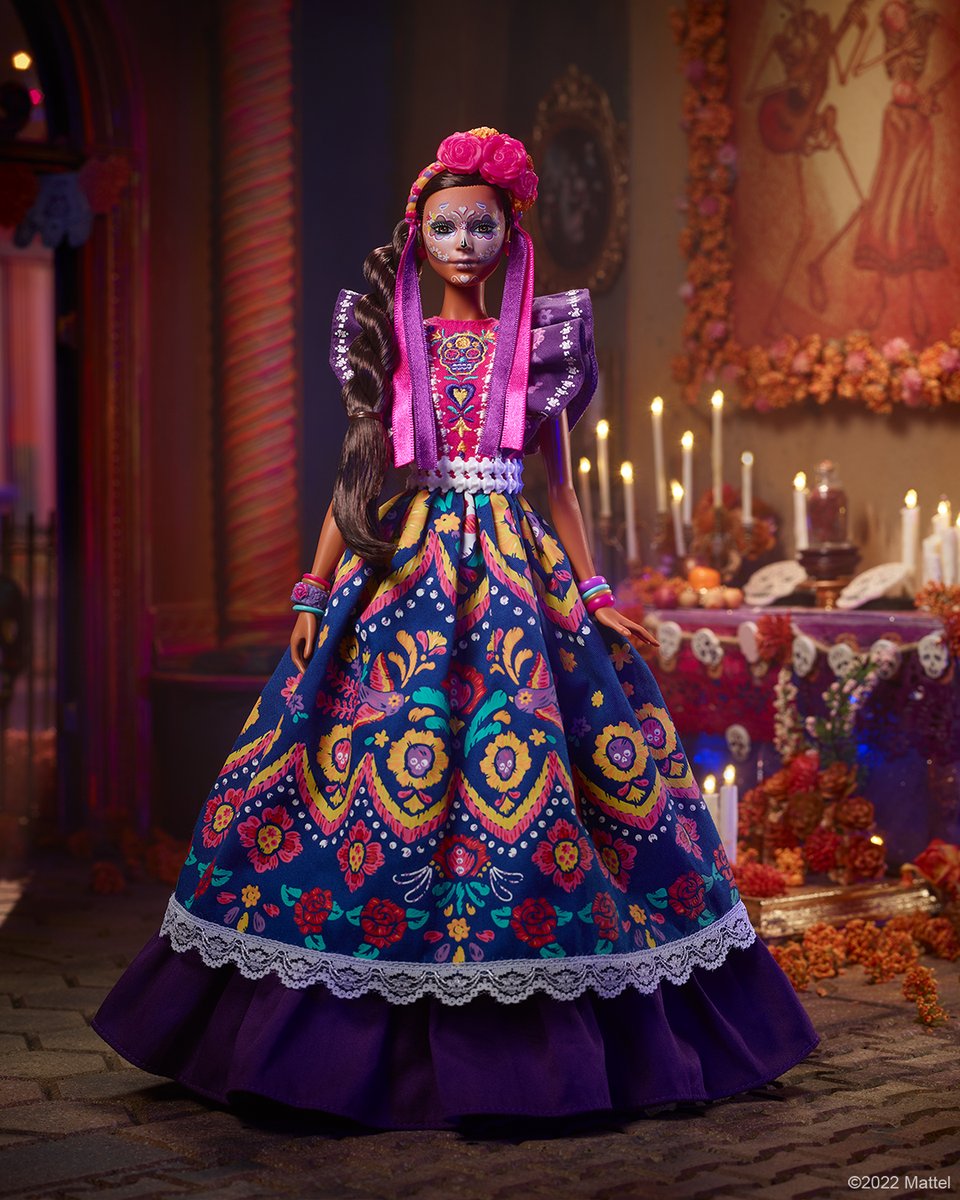 Barbie's tweet photo. Each year on November 1, families celebrate the Mexican festival of remembrance by paying respects to the memories of their loved ones. Ahead of Hispanic Heritage Month, #Barbie is proud to introduce the 2022 #DiaDeMuertos Barbie &amp; Ken dolls. https://t.co/Qwea473vSz https://t.co/k772WP6N92