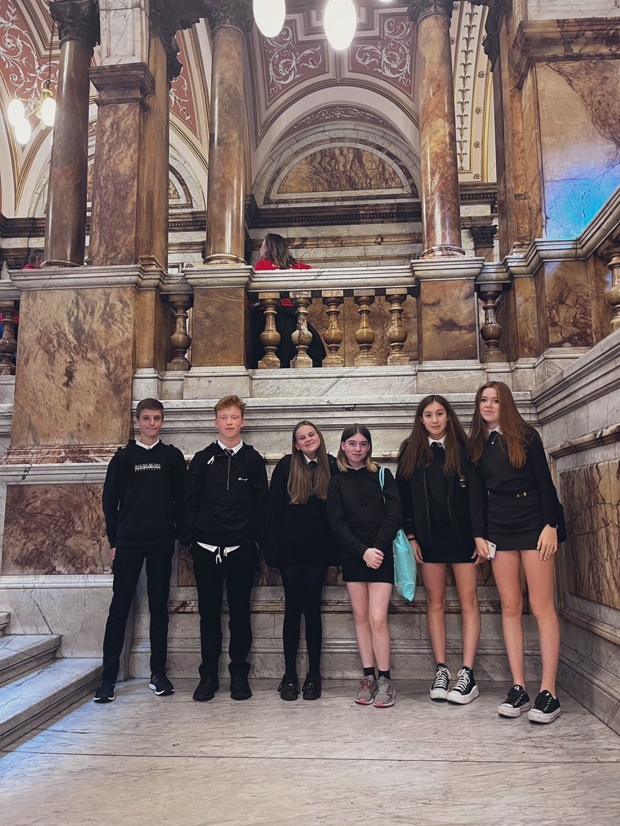 Great day with some of our young ambassadors at Glasgow City Chambers 👏🏻 lots of great ideas to take into the year ahead 💃 🏃🏼‍♀️ ⚽️ 🎾 <a href="/ShawlandsPe/">Shawlands Academy PE</a> <a href="/ShawlandsAcad/">Shawlands Academy</a>