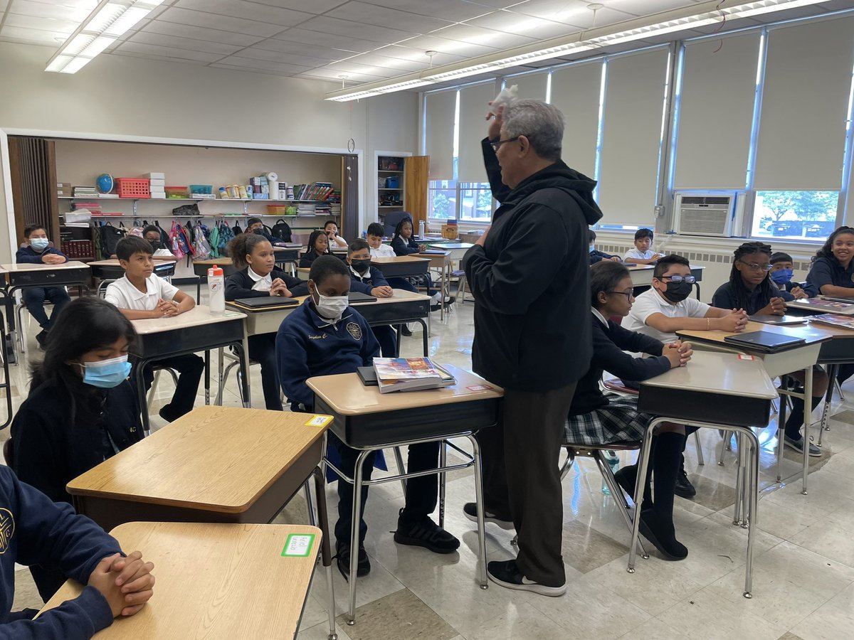 OLMCblueknights's tweet photo. We are so thankful to Father Miguel for coming to visit us this morning to bless our students, teachers, and classrooms. What a great way to start the new school year! #olmcblueknights #asburypark #asbury https://t.co/prS8i3KBL5