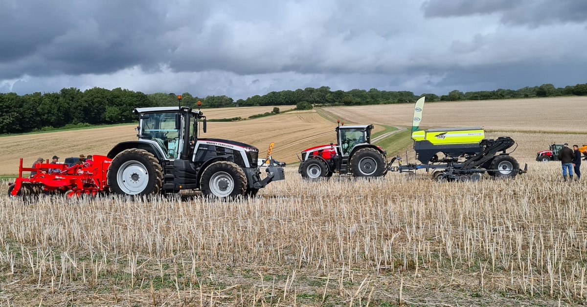 HEVA_uk's tweet photo. Great to see so many heads being turned by both the HE-VA Stealth and @SkyAgriculture EasyDrill at @Candotractors Drill Day in Dorset yesterday.
#directdrill #lowdisturbance #soilhealth #subsoiling https://t.co/6FBmVwIoLJ