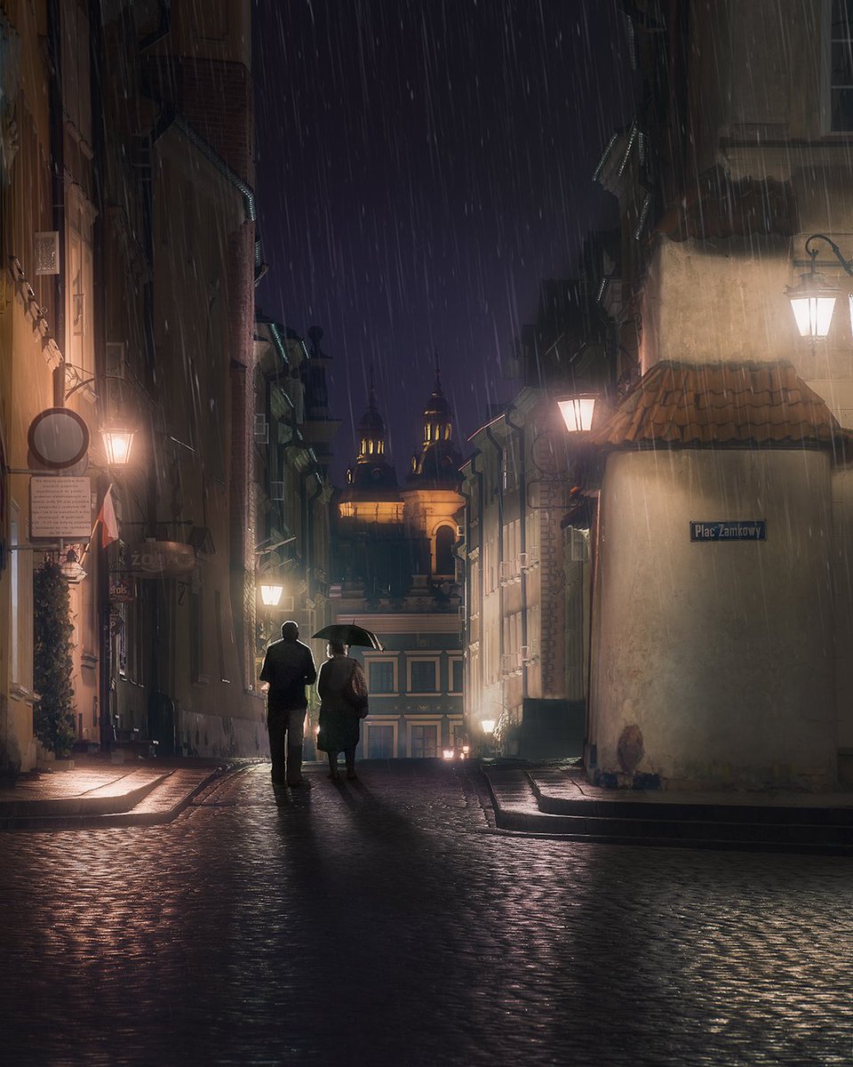 dantoniocd's tweet photo. Rainy Night in #Warsaw https://t.co/yhKR2r9s2M