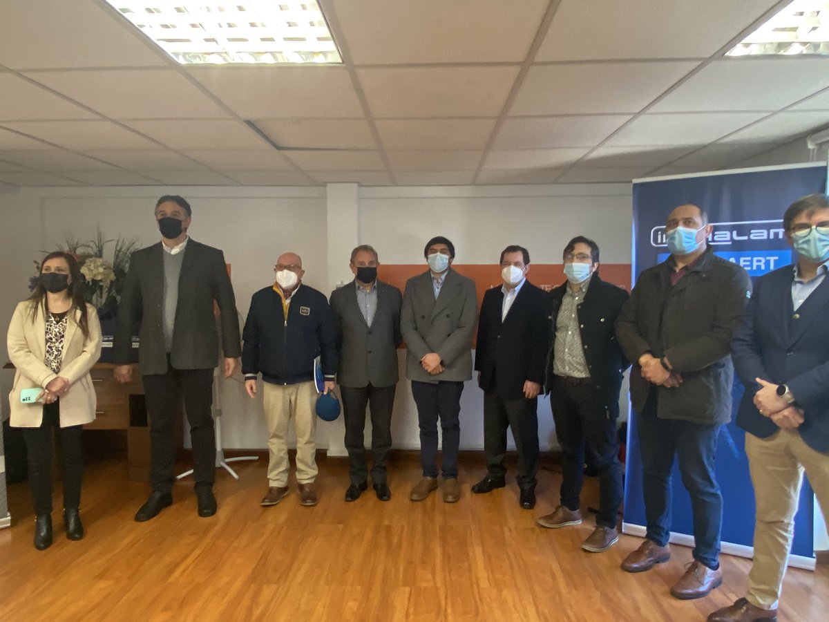 seremieconomia8's tweet photo. ✨Esta mañana en la fábrica #Inchalam 🏭 realizamos una charla acerca del panorama económico regional y los planes que estamos impulsando desde el @meconomia frente a socios de la industria metal mecánica de @Asimet 👨🏼🏭🔩 https://t.co/tTXXKQxJpd