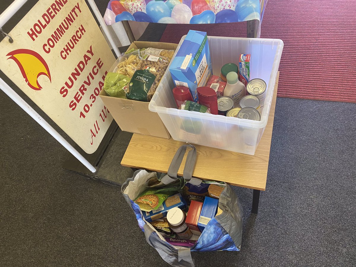 tara_jay's tweet photo. Belle &amp; Riley raised a whopping £400 at their fundraiser for the youth club building and food bank!!! @HP_LifestyleYET @PCSODarrenB #soproud #lifestylechallenge2022 https://t.co/t9jfPatMpH