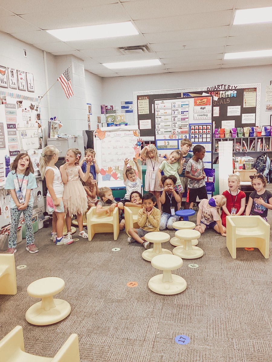 WonderfulRoom18's tweet photo. We finished Our Class Promise today and I have to take a second to brag about this AMAZING group of learners this year! These ss come every day ready to bring their best!! We also have a lot of FUN!! https://t.co/FGkzocpQlE