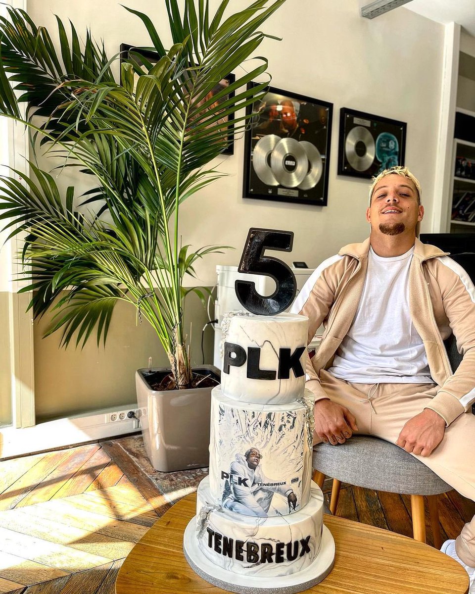 60SecondesPLK's tweet photo. 🎂🤍 https://t.co/yhJ8PWSOZF