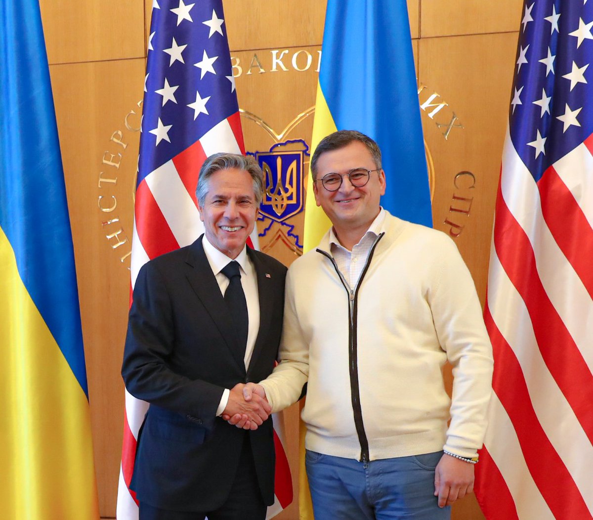 SecBlinken's tweet photo. Always good to see my friend @DmytroKuleba. We discussed steadfast U.S. support to Ukraine, holding Russia accountable for atrocities committed, and how we can increase costs to Russia with our allies and partners. https://t.co/yn6tvNwWra
