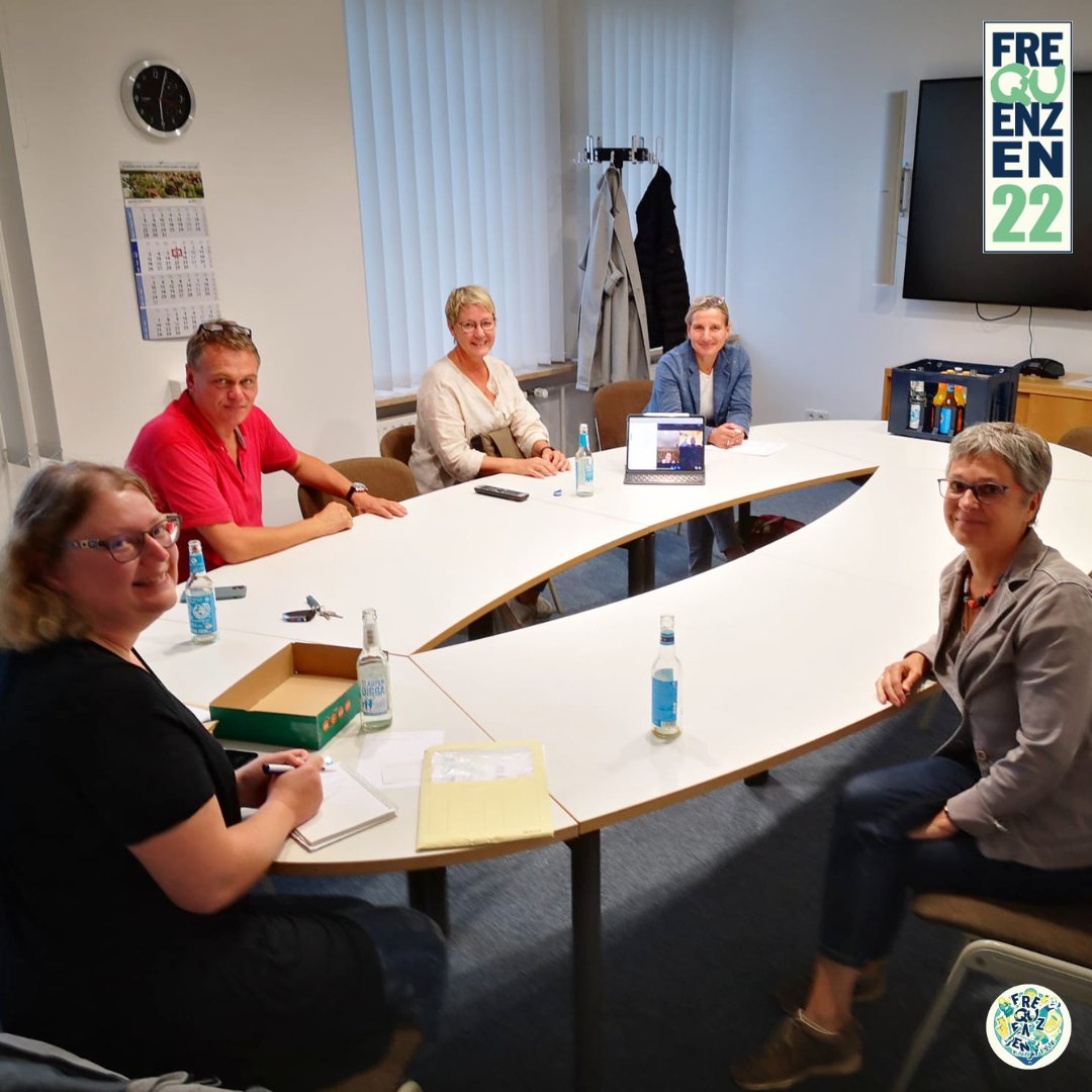 Moin Festival-Fans!

Heute haben wir uns zur Abschlussbesprechung getroffen und sind zu dem Entschluss gekommen, dass wir ein weiteres Frequenzen-Festival planen werden.

Notiert euch den 31. August 2024 für die nächste Ausgabe von Schleswig-Holsteins größtem Weltmusik-Festival!