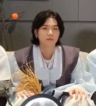 syoogas's tweet photo. it's almost as if they're the same person https://t.co/n2C6cTvdnG