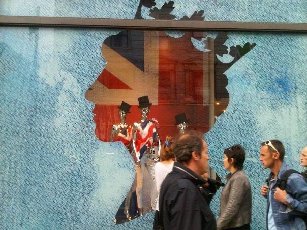 CIOLBusiness's tweet photo. RIP HM The Queen👑Our thoughts are with #royalfamily &amp; all who loved, respected Her Majesty. We celebrate her legacy. Proud of our #CIOL #royalcharter for linguist members who follow in her footsteps upholding respect &amp; understanding in multicultural communication @CIOL_Linguists https://t.co/wot8Y7zoFG