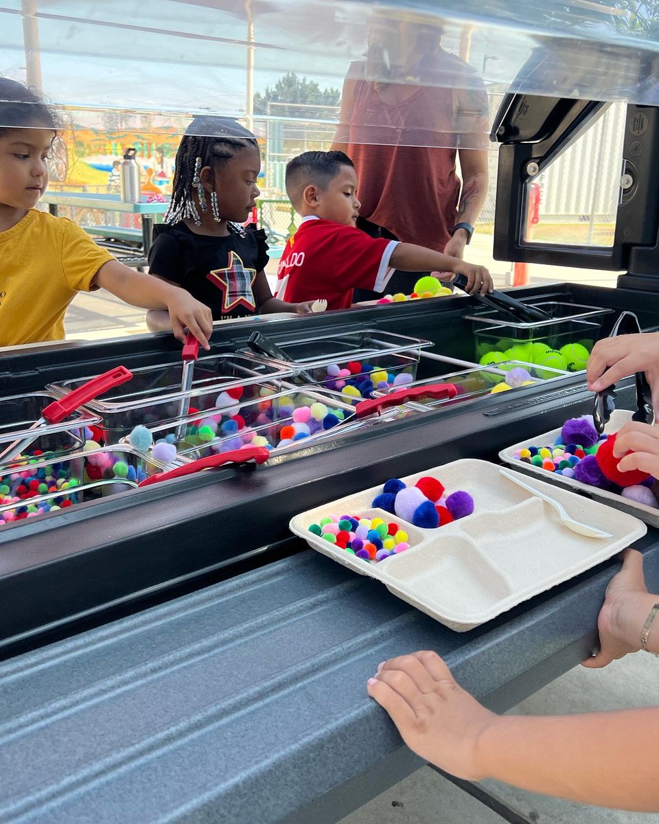 VCF2S's tweet photo. Last week students in RSD participated in Salad Bar Etiquette lessons, covering food safety practices at lunchtime and learning about all the delicious local fruits &amp; veggies they’ll find in their cafeteria! So much fun to participate in these lessons! https://t.co/dOxx2eZrrv