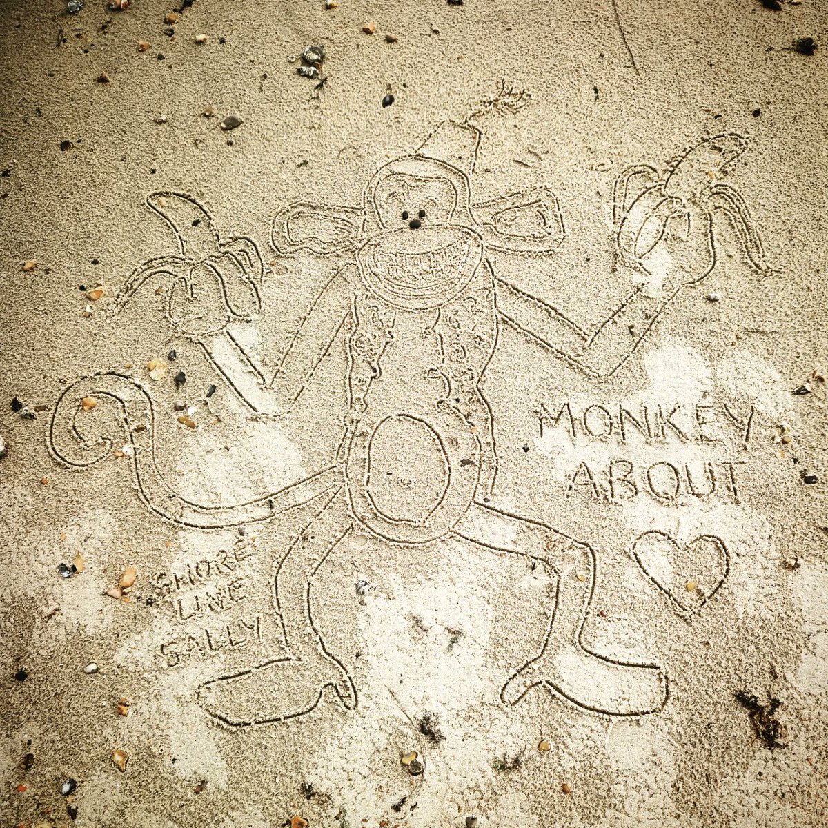 DigiDaughter's tweet photo. Monkey About 🍌 #GoBananas #monkeybone #brendanfraser #SamHamm #HenrySelick #monkey #liveaction #stopmotionanimation #DarkTown #KajaBlackley 
💛 #Covid2022 #Lockdown2021 #morale #VitaminSea 🌊🌊🌊 #DuneToons #Lockdown2020 #comics #cartoons ✍️ #SandBanksy #shorelinesally No.1685 https://t.co/Yhhh9mqOF6
