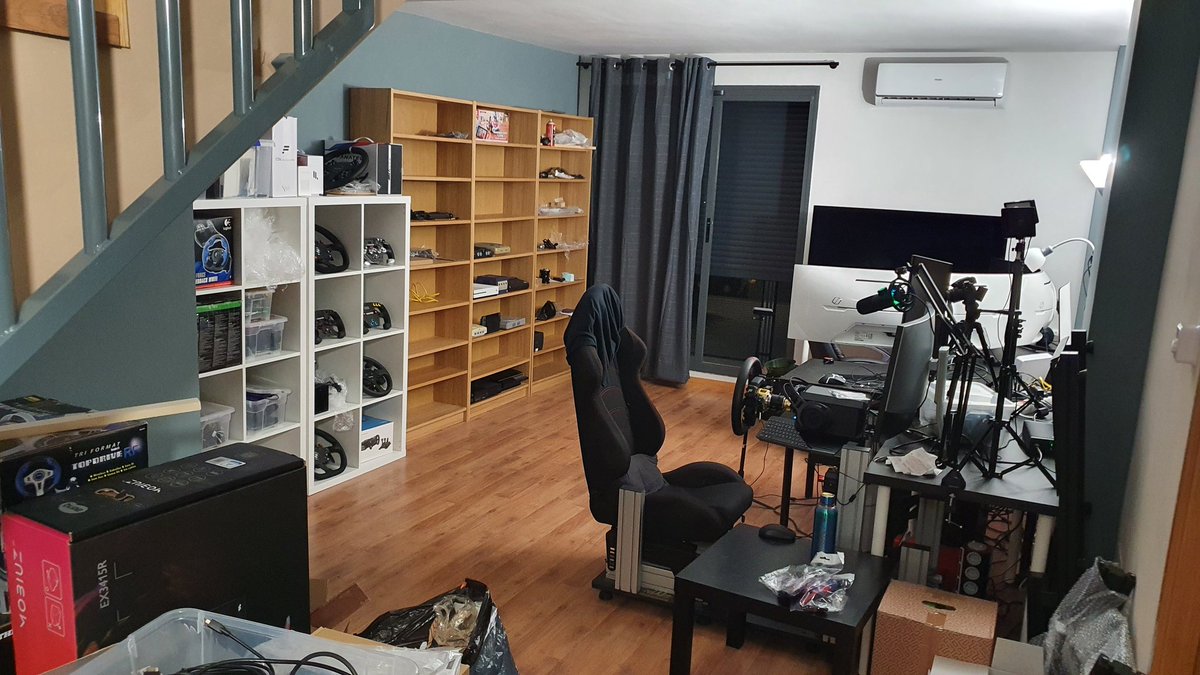 Heikki360's tweet photo. Mil gracias a todos por los mensajes de estos días. Me queda aún bastante por hacer para retomar el ritmo normal de directos y videos, pero el salón ya va tomando forma poco a poco. https://t.co/SQddAAwGX6