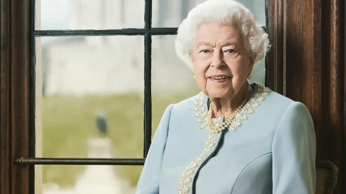WinningFinance's tweet photo. It is with great sadness that we join with the nation in mourning the death of Her Majesty The Queen.

May she rest in peace. https://t.co/QaE48QO8fl