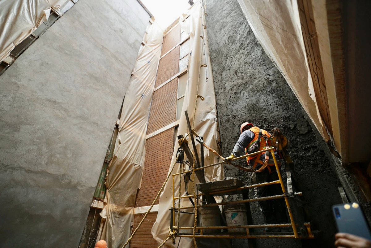 Todos los jueves la Comisionada <a href="/jabnelym/">Jabnely Maldonado</a>, acompañada del Área Técnica y Social, supervisa la obra de rehabilitación más grande que está haciendo el <a href="/GobCDMX/">Gobierno de la Ciudad de México</a> que encabeza la Doctora #ClaudiaSheinbaum, a través de esta Comisión: La Concordia, #Iztapalapa 🏙️🏗️ #19S