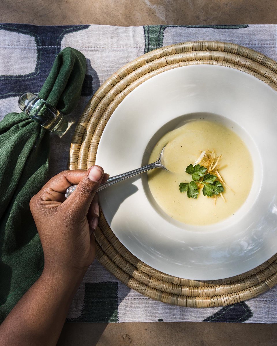 Singita_'s tweet photo. A celebration of food at Singita Sasakwa in four photos: A simple and nourishing plate, where it comes from, how we create it, and most importantly, a view across the plains of the Serengeti from your seat. Read more about our food journey: https://t.co/LG7eBa8LG1 https://t.co/j4NK0M59Ts