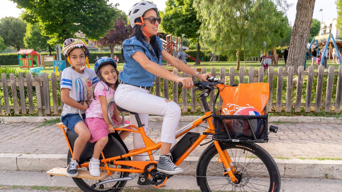 BikesYuba's tweet photo. Lo sapevi che le Cargo bike riescono a sopportare pesi fino a 200 kg totali perché hanno il telaio per reggere carichi importanti. Sono mezzi di trasporto totalmente diversi dalla bicicletta tradizionale. #lastenfahrrad #yubabike #yubabikes #cargobikes #cargobike #donnobikes https://t.co/OwKFJpSgoT