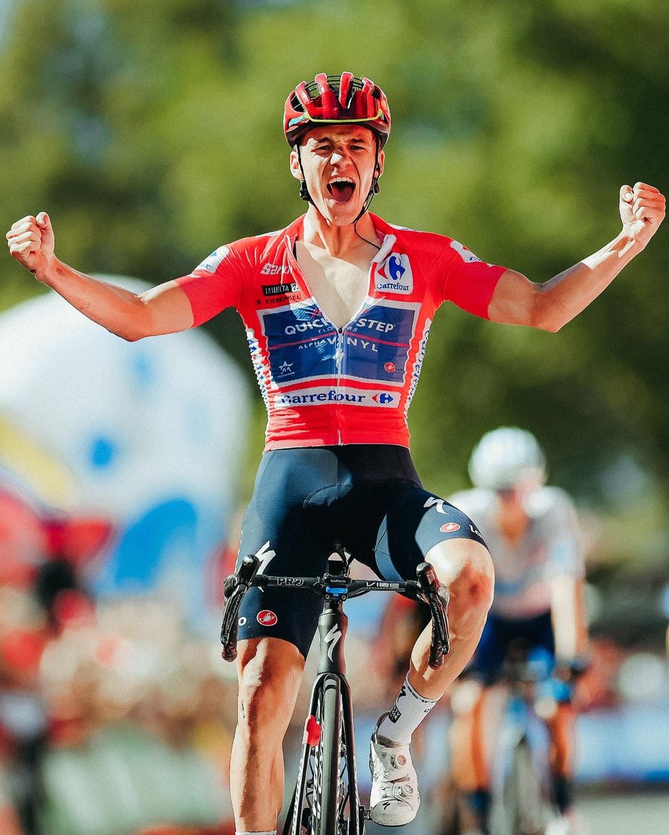 Vamos!! So proud to win a GT mountain stage in my red jersey! 🔴🇪🇸🥇

Teamwork makes the dream work, thank you to everyone for the support and all the hard work today!! 🐺💙🔥 #TheWolfpack