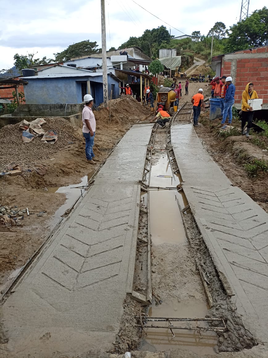 CarloSierras's tweet photo. Seguimos avanzando con vías para la paz y mejorando la calidad de vida en el corregimiento de Santa clara, gracias al OCAD paz @RenovacionCo @EmilioJArchila @elviamejiafer @jccamacho6410 @InviasOficial @MinTransporteCo @MilagroHg @Alcaldiafcion @petrogustavo https://t.co/JcbTKrums1