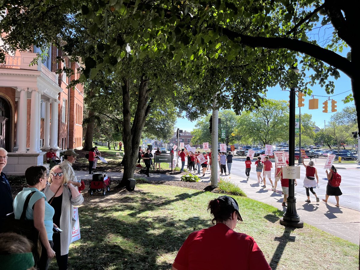 Matt_Cook's tweet image. Gotta love Michigan.
LET’S GOOOOOOO!!!
#UnionStrong #FairContractNow @EMUAAUP