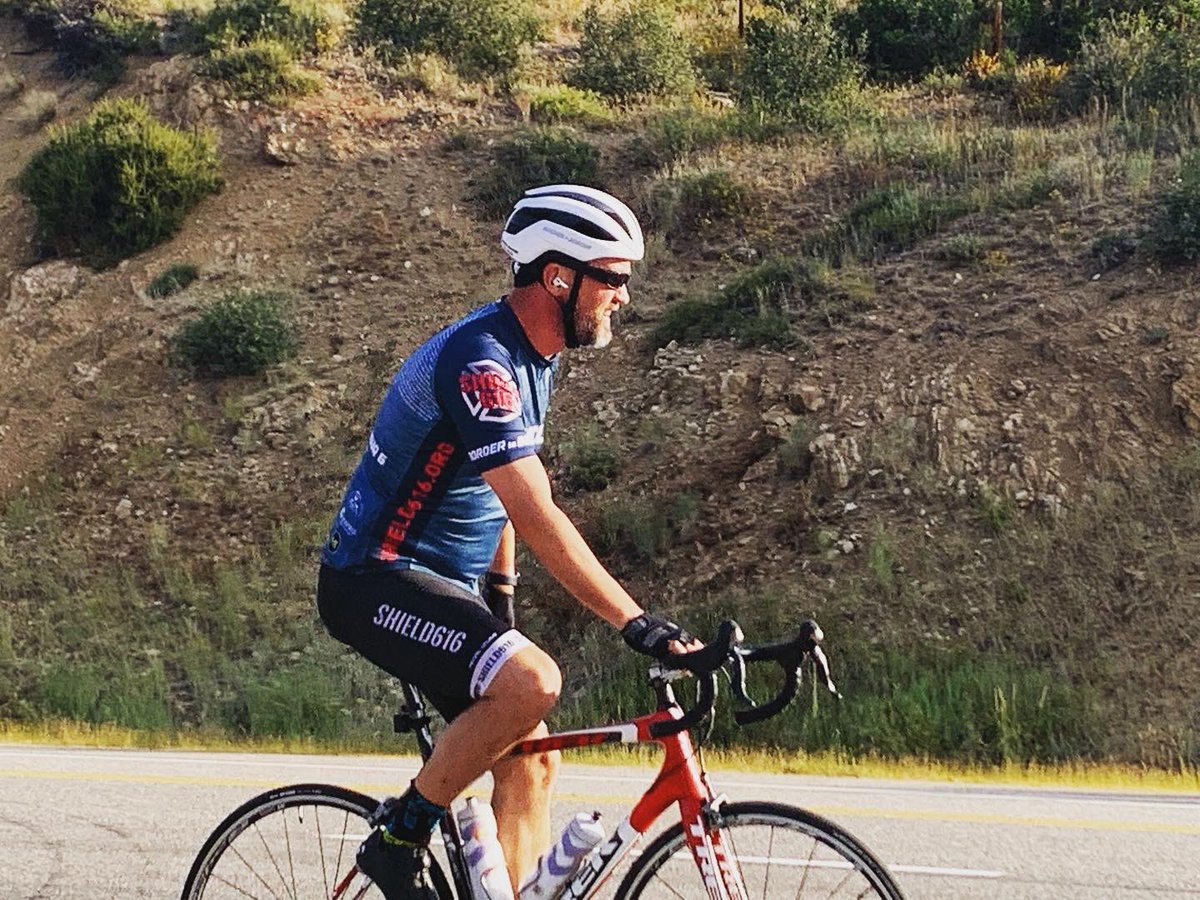 GrandCoSheriff's tweet photo. 🎉🚴♂️We’re excited to see Undersheriff Schafer & Lieutenant Rauch as they climb Rabbit Ears Pass! They are riding w/@Shield616_ Border to Border ride today from Hayden-Granby (113.5 miles/7,100 elevation gain)! Cheer them on! 🎉🚴♂️🎉
➡️ https://t.co/H0IR7FHvgp
#Shield616 https://t.co/ze9G6tus2q
