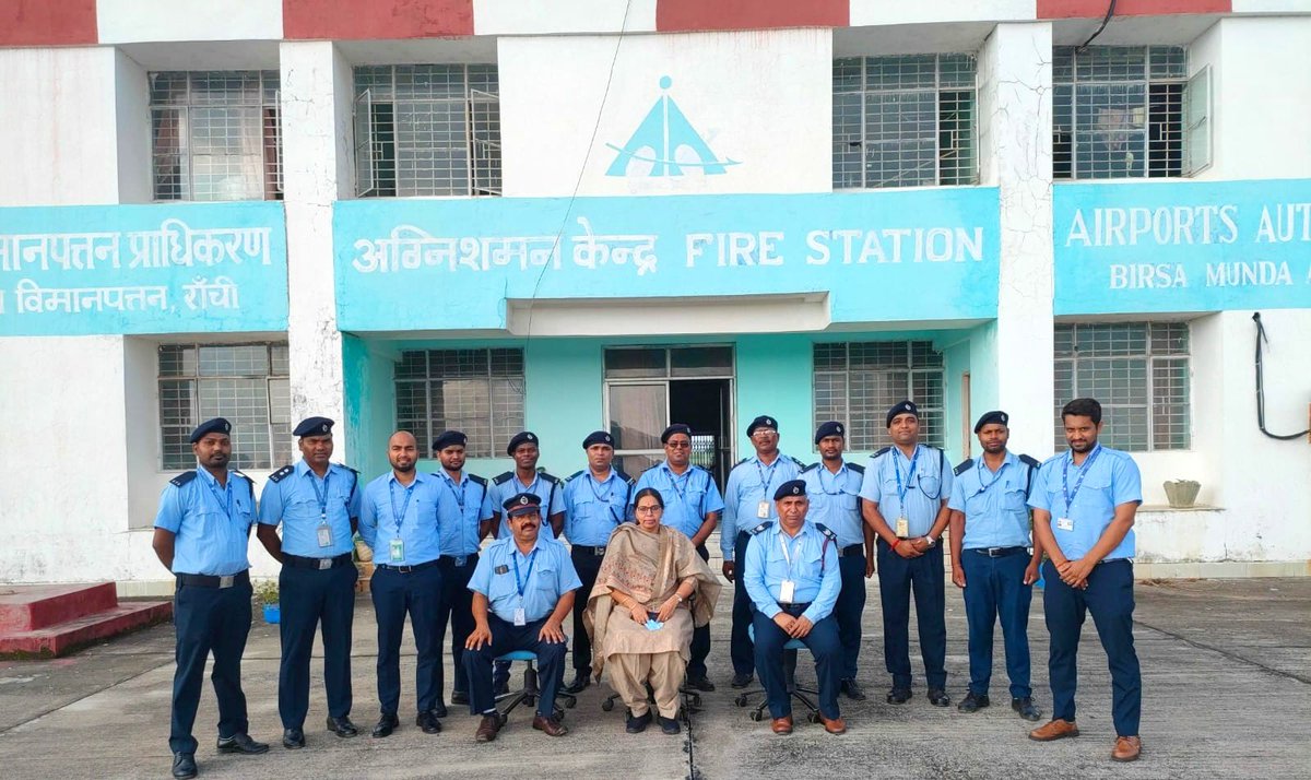 aaiRanchiApt's tweet photo. #AAI's Executive Director (Tech.) visited #Ranchi Airport.
She assessed the operational conditions of safety vehicle & rescue equipments.
#सुरक्षासहितसेवा
#servicewithsafety
#ajadikaamritmahotsav
@aai_official
@aairhqer https://t.co/lXDke1zITa