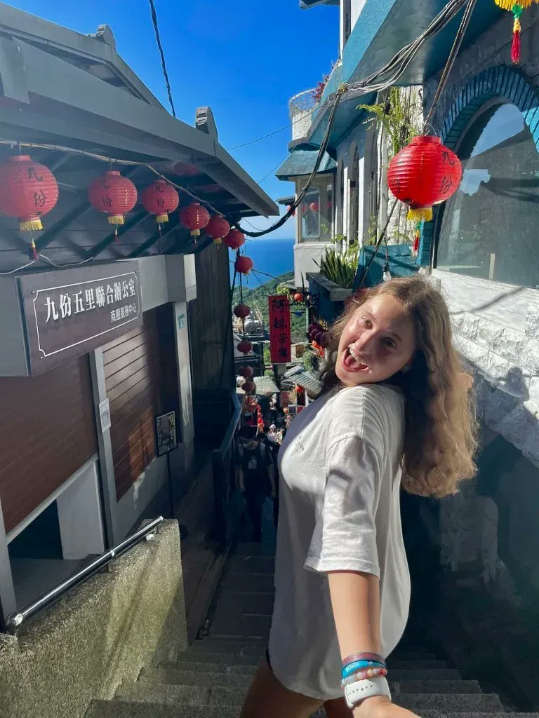 CLSscholarship's tweet photo. "It was amazing feeling putting my language skills into practice! Whether during a visit to Taiwan's captivating night markets, many temples, or even while ordering boba tea, it was incredibly rewarding to connect with local people." Ali (Chinese 2022). #CLS22 @ECAatState https://t.co/4J3HjW3hBc