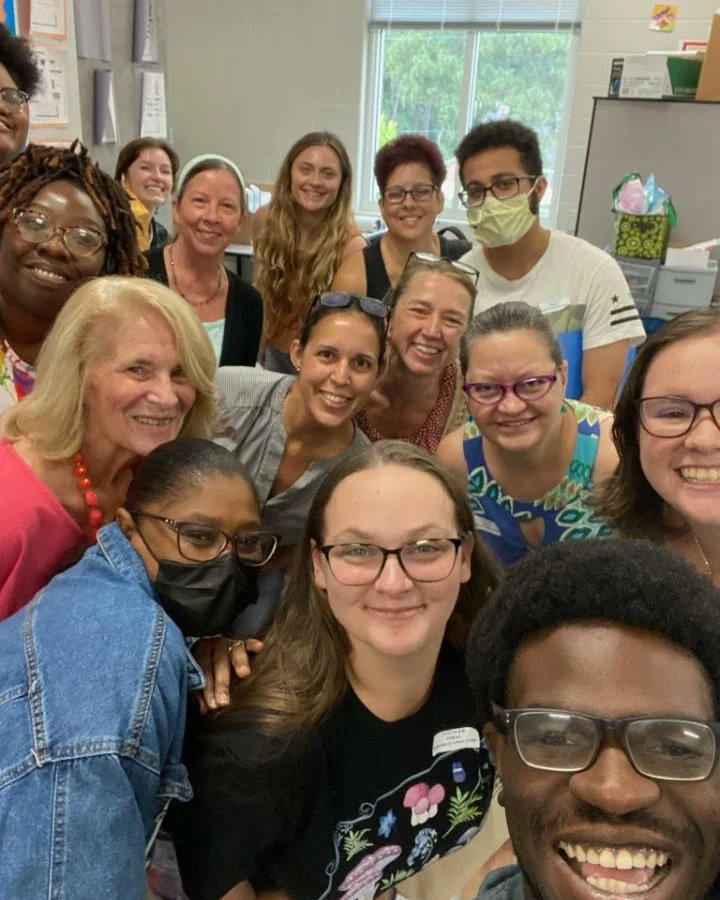 loopitupsav's tweet photo. ❤️ Shout out to some of our NEW &amp; RETURNING members of #TeamLoopItUp who got together to kick off our 2022-2023 programs! We are so proud of the amazing people on our team!! thank you to @SOH_JLowES for hosting! #LoopingLiteracyTogether #MindfulnessZone #21stCenturySAV ❤️ https://t.co/PCcwjg1Z33