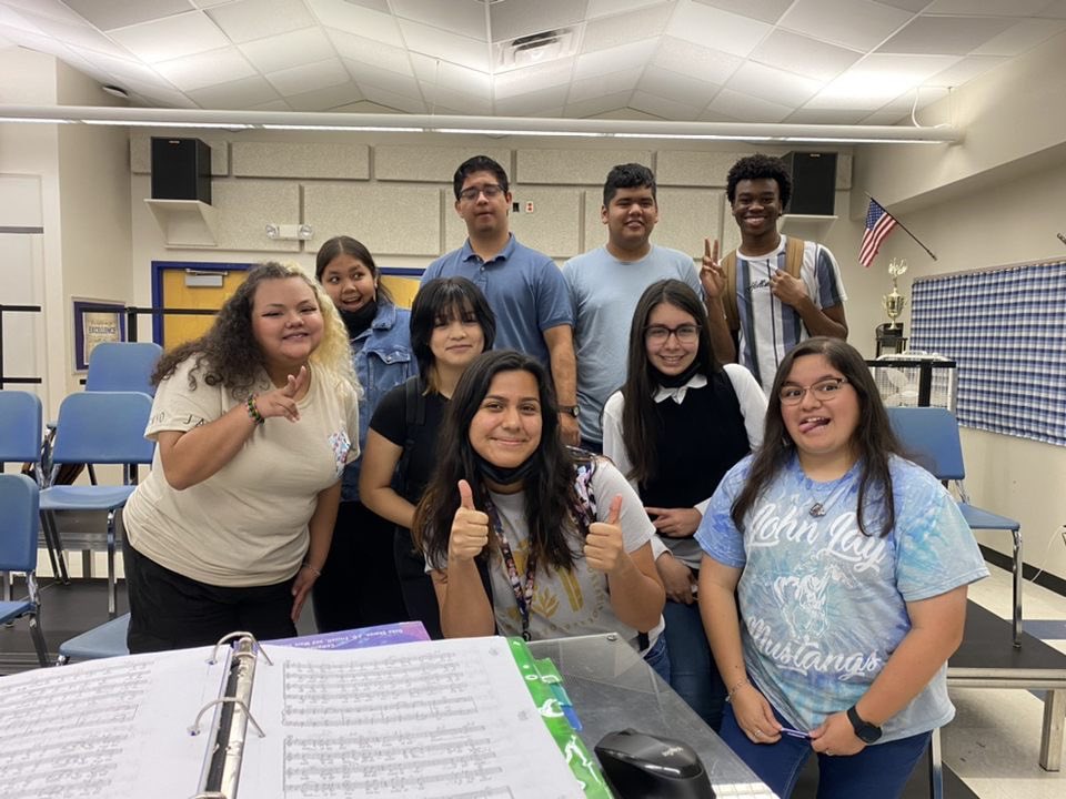 jaychoirs's tweet photo. Jaycapella rehearsals start now !! We are very excited for you to hear our new songs weβve got going on ! #jaychoir #johnjayhighschool #mustangpride https://t.co/1OGwYYUk0w