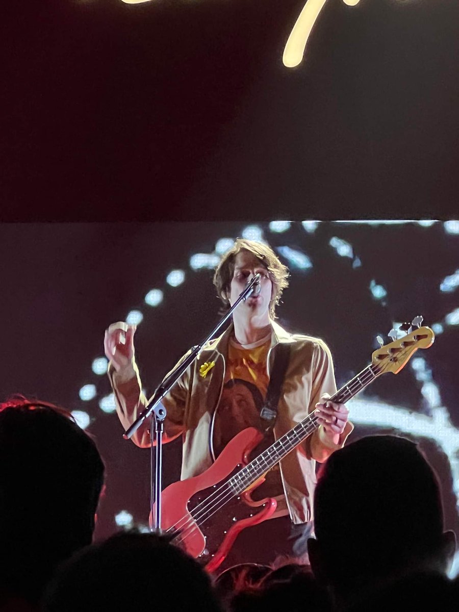 JuliapurpleMack's tweet photo. Last night was so fun!! @iDKHOW @DallonWeekes @ryanseaman https://t.co/CK0pxEqwLa