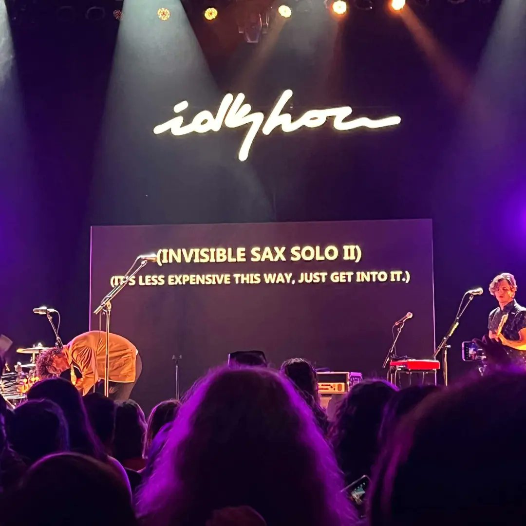 JuliapurpleMack's tweet photo. Last night was so fun!! @iDKHOW @DallonWeekes @ryanseaman https://t.co/CK0pxEqwLa