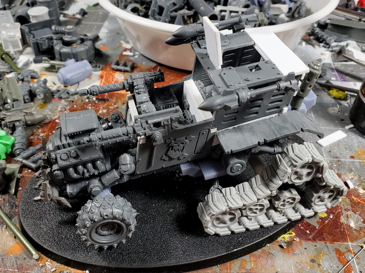 thepaintedbunt's tweet photo. Forgot to post #hobbystreak day 228 last night so here we go. Added a working hatch to and magnetized my #scraptember project https://t.co/BnkE6ShXSu