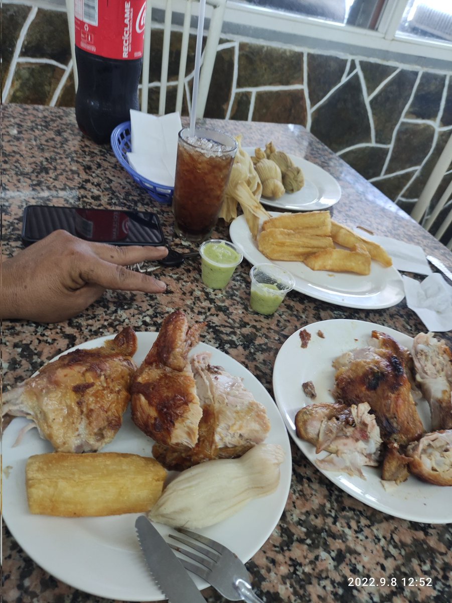 🇻🇪🙋🏻 Almorcemos #PolloEnBrasa🐤

Buen provecho para ustedes también 🙏

#8Septiembre
🇻🇪 #VenezuelaPuebloPróspero