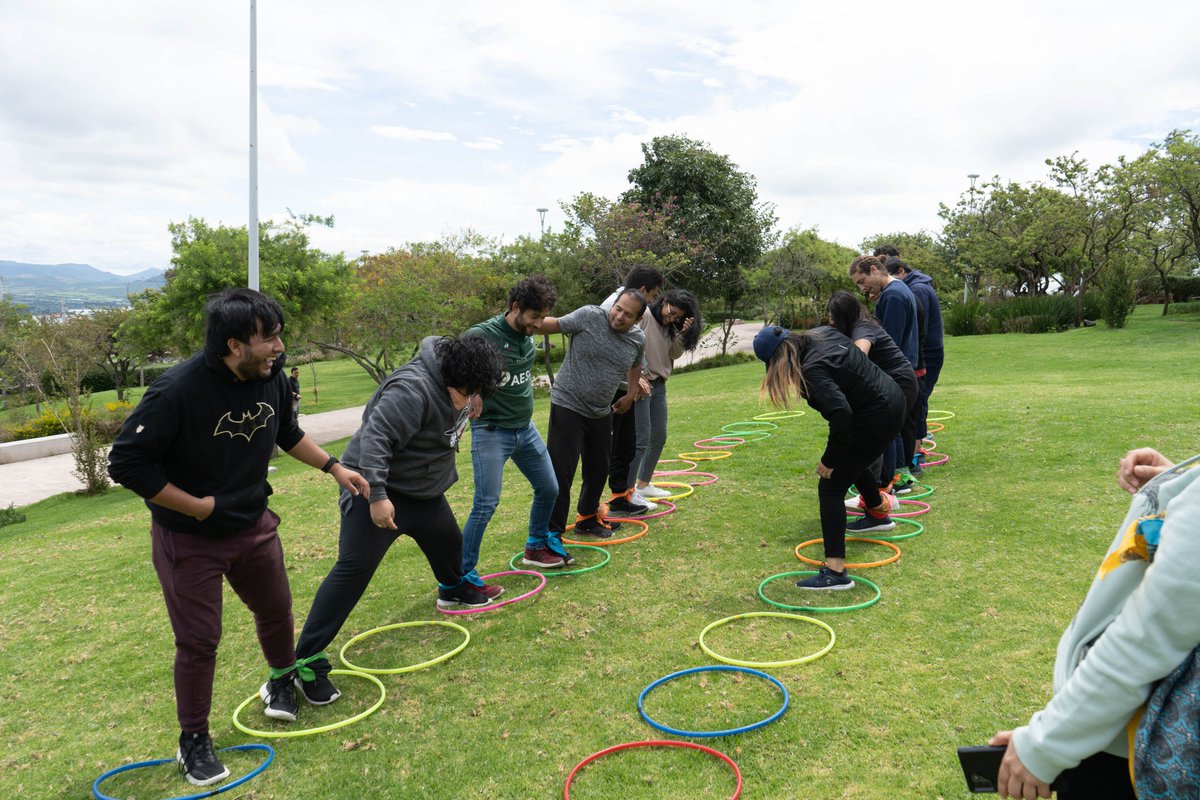 September may be here, but summer is still on for our Mexico team who recently held their #VistaConnect Summer Social! ☀️

The team challenged each other to some friendly rivalry in a variety of outdoor games, and enjoyed a delicious picnic provided by Vista Solutions Inc. 🥗🍲