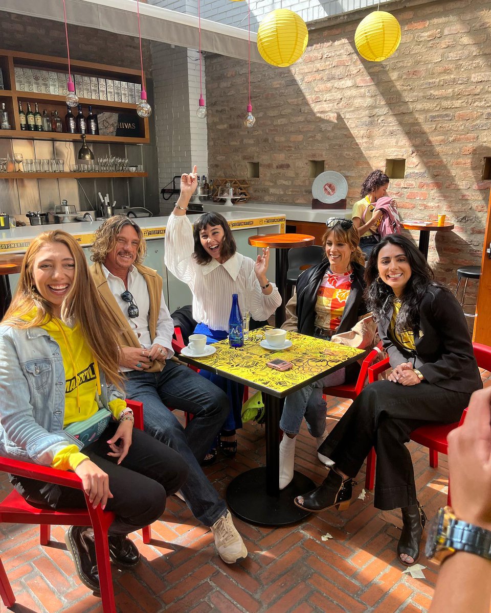 updatescivantos's tweet image. .@maggiecivantos y @NadiaSantiago90 hoy en el Festival #Smartfilms2022.