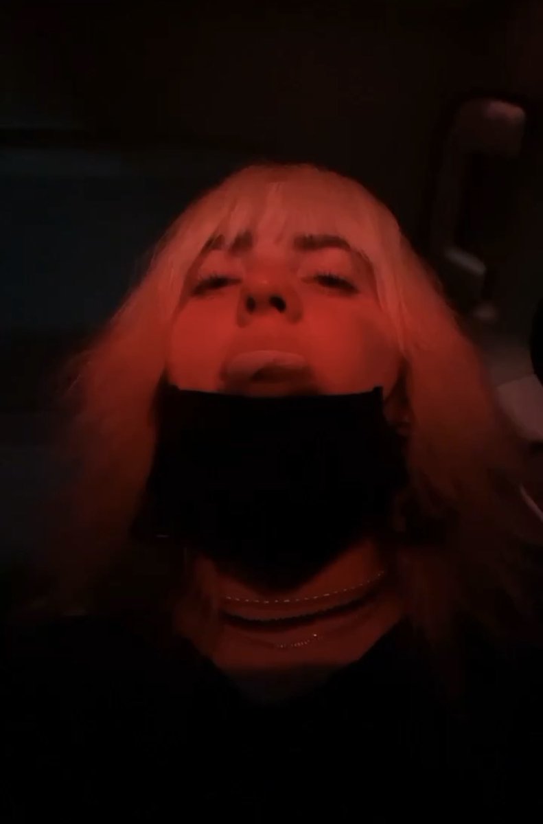 blondeeilish's tweet photo. hot https://t.co/3rfDHau98Q