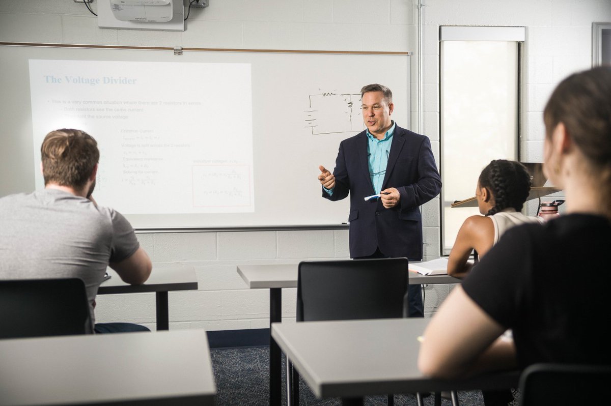 CornerstoneU's tweet photo. After almost a year of construction, our Engineering Lab is officially open for the beginning of the fall 2022 semester!
We are excited for this lab to equip our students to succeed in college and beyond. For more information, go to https://t.co/Aoyk6zq8jV.
#WithoutCeasingCU https://t.co/IQJblZPgwo
