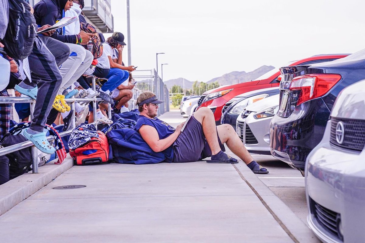 casteeltdclub's tweet photo. The buses are loaded and on their way to California. These Colts are excited and ready to Apply The Pressure against Upland!! Thank you to the culinary students at Casteel for feeding our players!! @CasteelFootball Photos by: @AriannaGrainey @CasteelAthletic https://t.co/VGDLeHlKtl