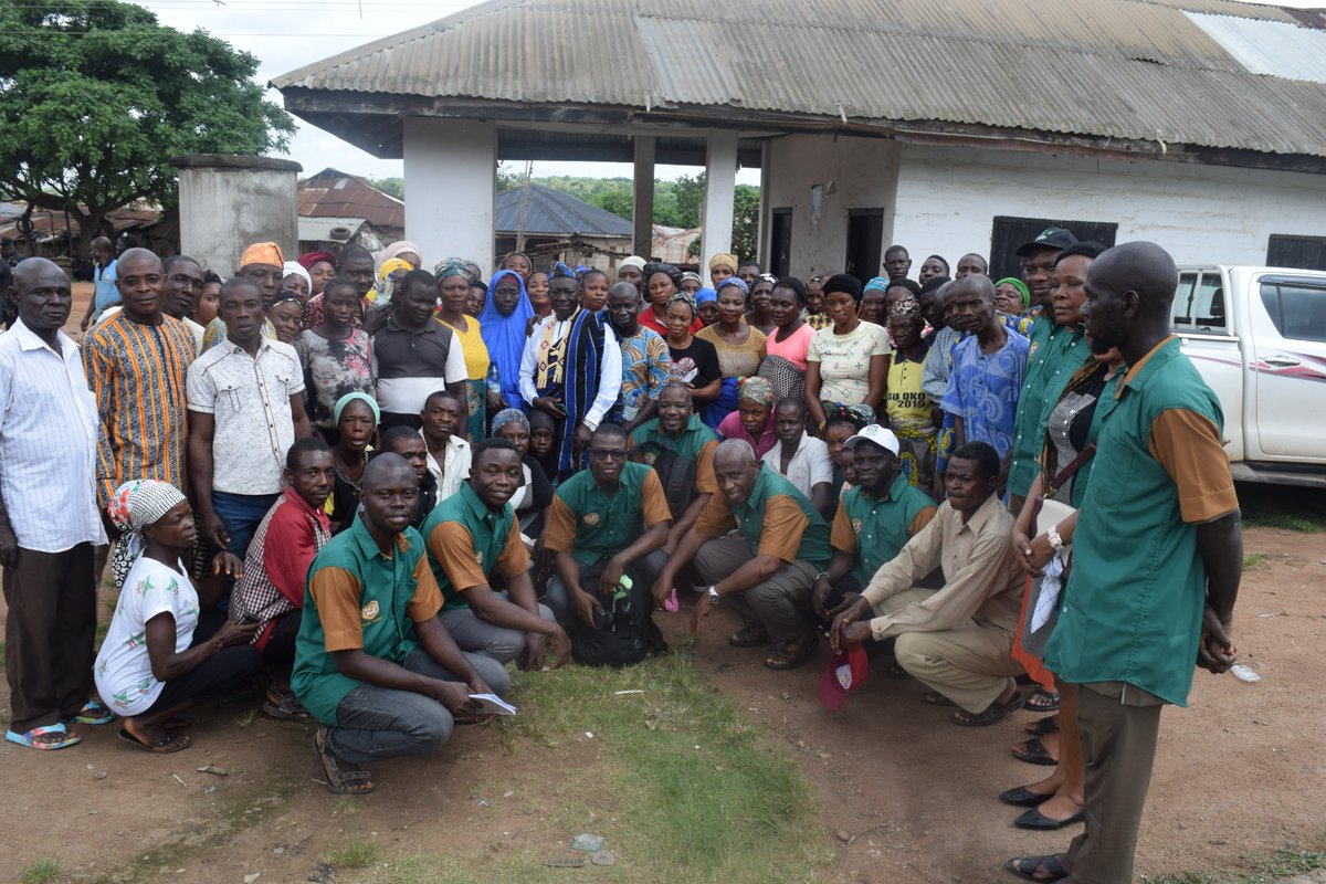 SmartSoilNg's tweet photo. Dr. Jonas Mugabe and Dr. Michael Kidoido assured the farmers that the aims and objectives of @AgridiAfr Project is to deepened the adoption of agri-based digital innovation in West Africa thereby helping farmers to improve their productivity and livelihood. https://t.co/ysLjN4Wdfd