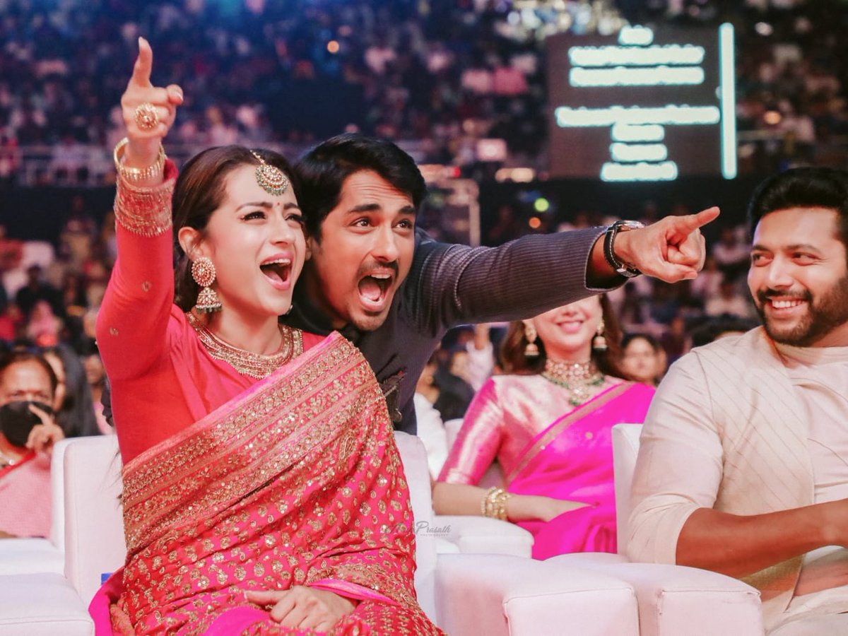 Chourasiajyoti1's tweet photo. But that's cute yaar😍
.
.
.
.
.
#Trisha #TrishaKrishnan #Siddharth #siddhartha #PonniyinSelvan #PonniyinSelvan1 #PonniyinSelvanTrailerLaunch #PS1Trailer #ps1trailerlaunch #Karthi #Jayaram #ManiRatnam #AishwaryaLekshmi #AishwaryaRaiBachchan #chiyanvikram #Trisha https://t.co/LKOjQcHpq7