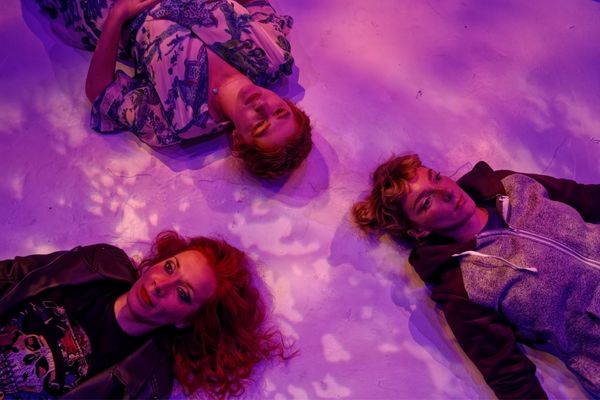 Seen this? 

‘Clever, funny, heartbreaking’: @arrowsandtraps brilliantly tells the tale of Hades snatching #Persephone &amp; making her queen of the underworld &amp; places the gods on earth in modern times, says Claire Roderick for <a href="/FairyPowered/">FairyPoweredPro</a> #theatrereviews dlvr.it/SY0B01